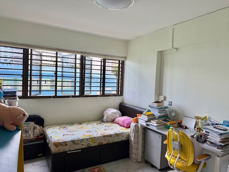 430 Ang Mo Kio Avenue 3, 430 Ang Mo Kio Avenue 3, 3 Bedrooms, 1,281 sqft, HDB Flat For Sale, by J.A. Goh 吴永益, 500104876 - Bedroom - PropertyGuru.com.sg