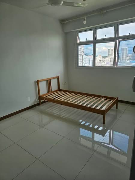 453B Bukit Batok West Avenue 6, 453B Bukit Batok West Avenue 6, 3 Bedrooms, 1,000 sqft, HDB Flat For Rent, by Rachel Tan, 500104880 - Bedroom - PropertyGuru.com.sg