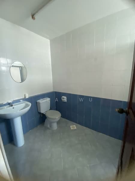 Liria Terrace, 22 Mariam Walk, 4 Bedrooms, 3,000 sqft, Terraced House For Rent, by Jean Wu, 500104893 - Bathroom - PropertyGuru.com.sg