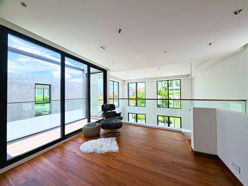 ❤️ LAST HOME LEFT! BRAND NEW COLLECTION OF 3 DETACHED BUNGALOW!, Lynwood Grove / Braddell, 6 Bedrooms, 9,355 sqft, Detached House For Sale, by Li Rong Teh, 500104923 - Living Room - PropertyGuru.com.sg