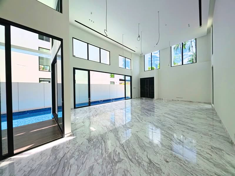 ❤️ LAST HOME LEFT! BRAND NEW COLLECTION OF 3 DETACHED BUNGALOW!, Lynwood Grove / Braddell, 6 Bedrooms, 9,355 sqft, Detached House For Sale, by Li Rong Teh, 500104923 - Living Room - PropertyGuru.com.sg