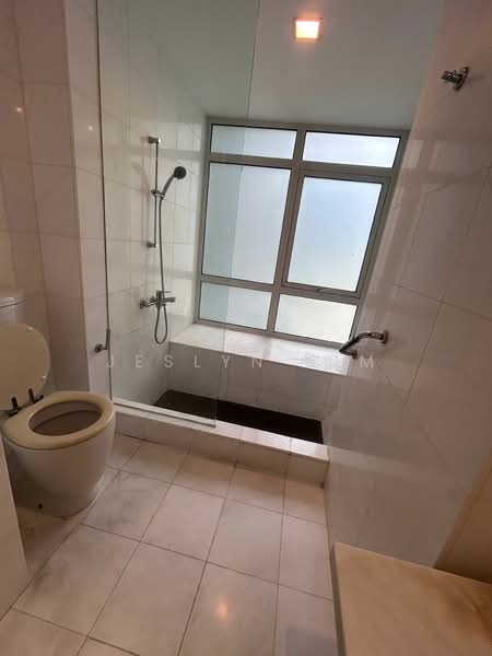 Icon, 10 Gopeng Street, 2 Bedrooms, 914 sqft, Apartment For Rent, by Jeslyn Lim, 500104927 - Bathroom - PropertyGuru.com.sg