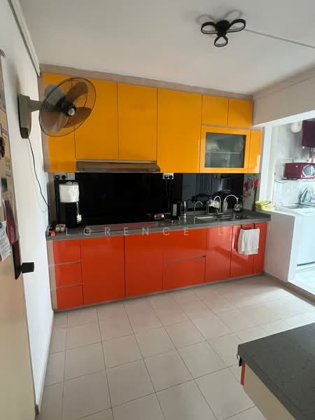 141 Rivervale Street, 141 Rivervale Street, 3 Bedrooms, 1,076 sqft, HDB Flat For Sale, by Florence Lim, 500104943 - Kitchen - PropertyGuru.com.sg