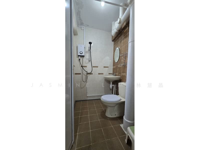 119 Marsiling Rise, 119 Marsiling Rise, 3 Bedrooms, 904 sqft, HDB Flat For Rent, by Jasmine Lim 林慧晶, 500104945 - Master Bath - PropertyGuru.com.sg