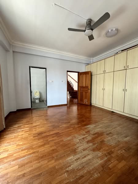 Geylang Serai / Joo Chiat / Eunos fringe area Freehold Corner Landed, , 5 Bedrooms, 2,060 sqft, Corner Terrace For Sale, by Kitt 傅凡袀, 500104951 - Bathroom - PropertyGuru.com.sg