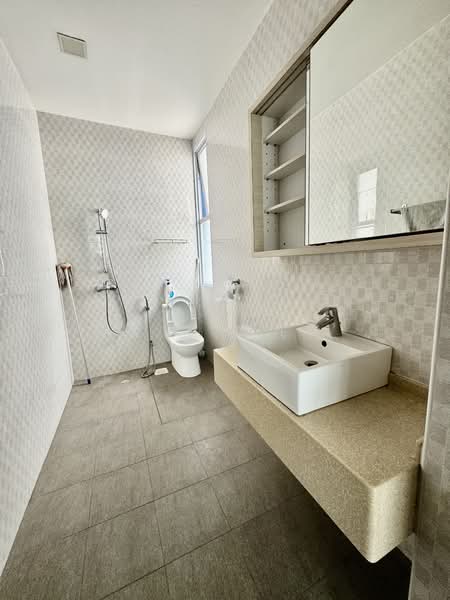 Geylang Serai / Joo Chiat / Eunos fringe area Freehold Corner Landed, , 5 Bedrooms, 2,060 sqft, Corner Terrace For Sale, by Kitt 傅凡袀, 500104951 - Bathroom - PropertyGuru.com.sg