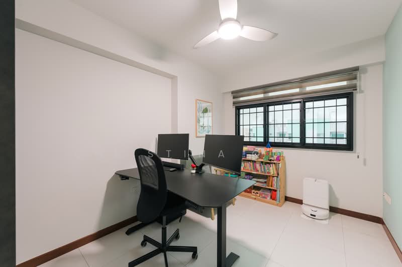 546A Segar Road, 546A Segar Road, 3 Bedrooms, 1,205 sqft, HDB Flat For Sale, by Christina Quek, 500104953 - Study - PropertyGuru.com.sg
