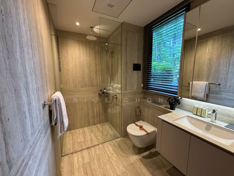 River Modern, River Galley Green, 3 Bedrooms, 904 sqft, Condominium For Sale, by Eunice Chong, 500104954 - Bathroom - PropertyGuru.com.sg