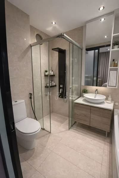 Balmoral Heights, 8 Balmoral Crescent, 1 Bedroom, 549 sqft, Apartment For Sale, by Angel Luo, 500104968 - Bathroom - PropertyGuru.com.sg
