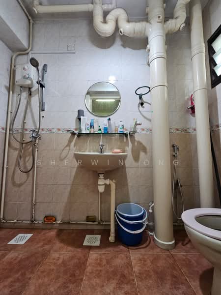 8 Cantonment Close, 8 Cantonment Close, 3 Bedrooms, 969 sqft, HDB Flat For Sale, by Sherwin Ong, 500104969 - Bathroom - PropertyGuru.com.sg