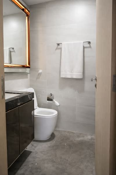 Stars of Kovan, 984 Upper Serangoon Road, 2 Bedrooms, 732 sqft, Condominium For Sale, by Sophia Ho Xiang Ling 何相羚, 500104970 - Bathroom - PropertyGuru.com.sg