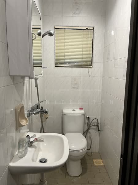 Jalan Mariam, , 3 Bedrooms, 2,500 sqft, Detached House For Rent, by Jennifer Tan, 500104980 - Bathroom - PropertyGuru.com.sg