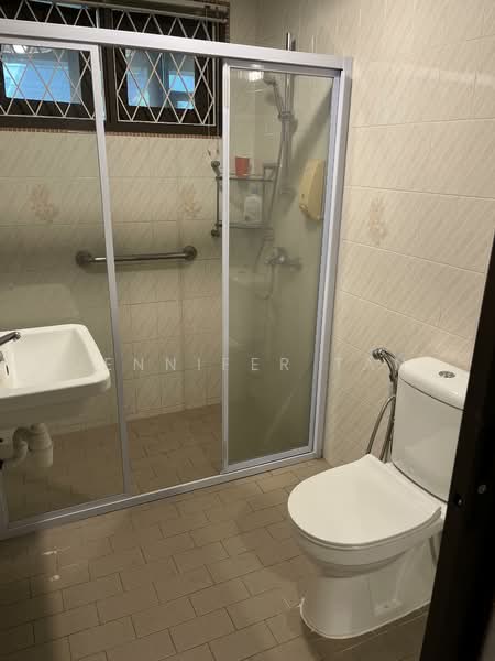 Jalan Mariam, , 3 Bedrooms, 2,500 sqft, Detached House For Rent, by Jennifer Tan, 500104980 - Bathroom - PropertyGuru.com.sg