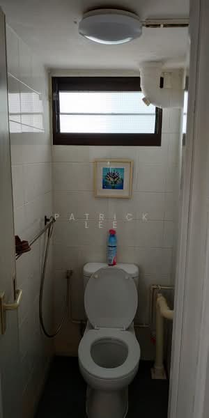85B Lorong 4 Toa Payoh, 85B Lorong 4 Toa Payoh, 2 Bedrooms, 731 sqft, HDB Flat For Rent, by Patrick Lee, 500104984 - Bathroom - PropertyGuru.com.sg