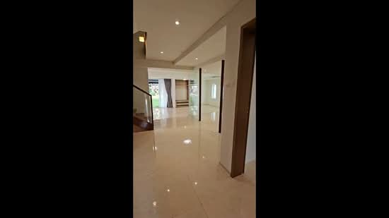 Renovated Ground floor 3 Bed Duplex Unit! 1KM to ACS, SJI, , 3 Bedrooms, 2,271 sqft, Walk-up Apartment For Rent, by Samantha Chong, 500105001 - PropertyGuru.com.sg