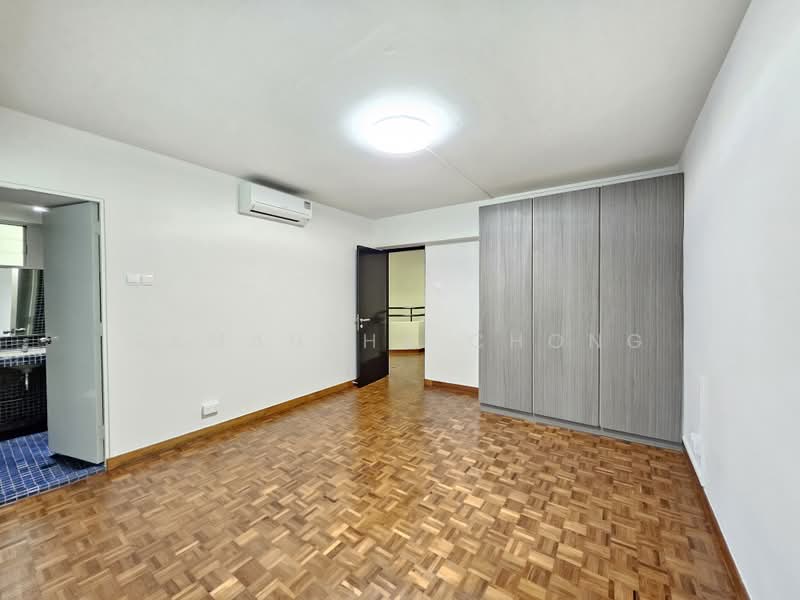 Rare Ground floor 3 Bed Duplex Unit! 1KM to ACS, SCGS, SJI, , 3 Bedrooms, 2,271 sqft, Walk-up Apartment For Rent, by Samantha Chong, 500105001 - Interior - PropertyGuru.com.sg