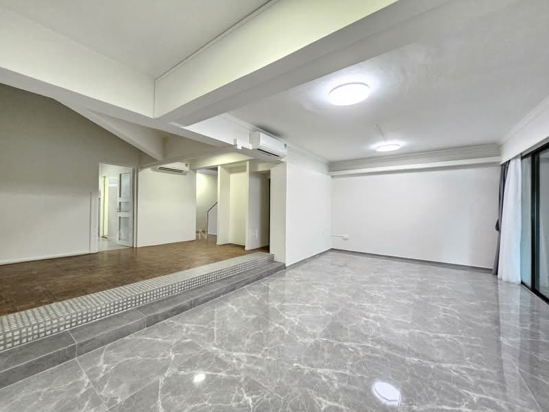 Rare Ground floor 3 Bed Duplex Unit! 1KM to ACS, SCGS, SJI, , 3 Bedrooms, 2,271 sqft, Walk-up Apartment For Rent, by Samantha Chong, 500105001 - Interior - PropertyGuru.com.sg