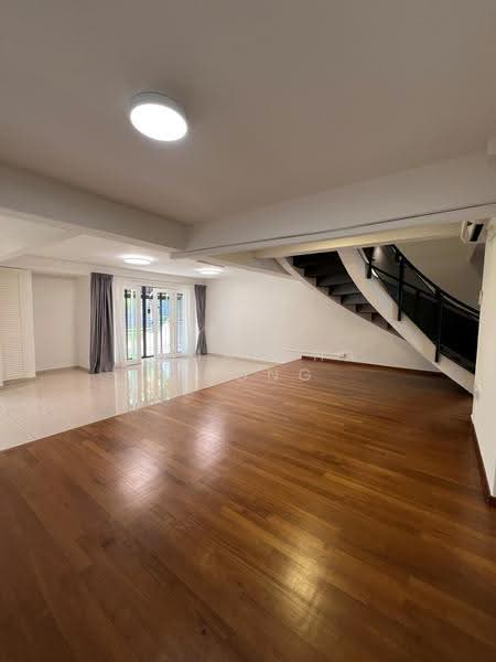 Rare Ground floor 3 Bed Duplex Unit! 1KM to ACS, SCGS, SJI, Newton / Novena, 3 Bedrooms, 2,271 sqft, Walk-up Apartment For Rent, by Samantha Chong, 500105001 - Living Room - PropertyGuru.com.sg