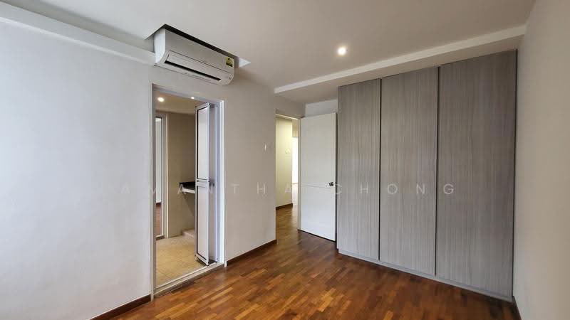 Rare Ground floor 3 Bed Duplex Unit! 1KM to ACS, SCGS, SJI, Newton / Novena, 3 Bedrooms, 2,271 sqft, Walk-up Apartment For Rent, by Samantha Chong, 500105001 - Bedroom - PropertyGuru.com.sg