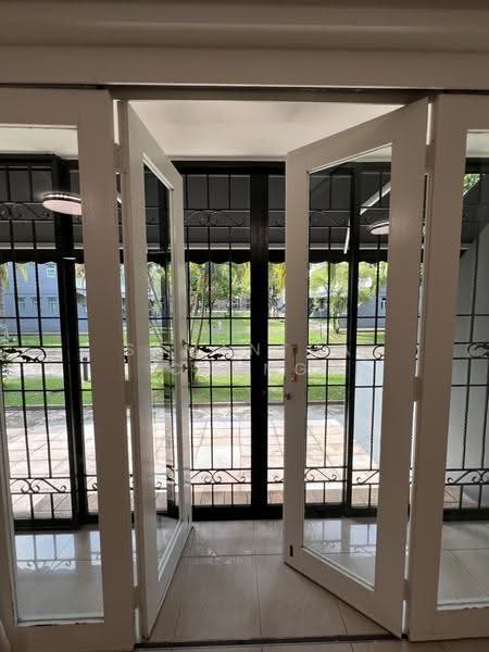 Rare Ground floor 3 Bed Duplex Unit! 1KM to ACS, SCGS, SJI, Newton / Novena, 3 Bedrooms, 2,271 sqft, Walk-up Apartment For Rent, by Samantha Chong, 500105001 - Exterior - PropertyGuru.com.sg