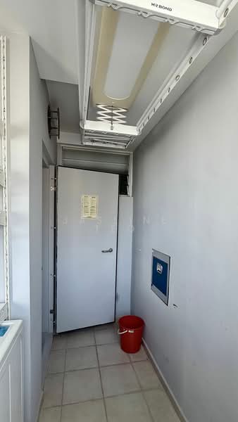 Rio Vista, 28 Upper Serangoon View, 2 Bedrooms, 1,066 sqft, Condominium For Rent, by Jasline Teo, 500105005 - Corridor - PropertyGuru.com.sg