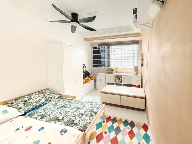 567 Pasir Ris Street 51, 567 Pasir Ris Street 51, 4 Bedrooms, 1,324 sqft, HDB Flat For Sale, by Prab Nathan, 500105011 - Bedroom - PropertyGuru.com.sg