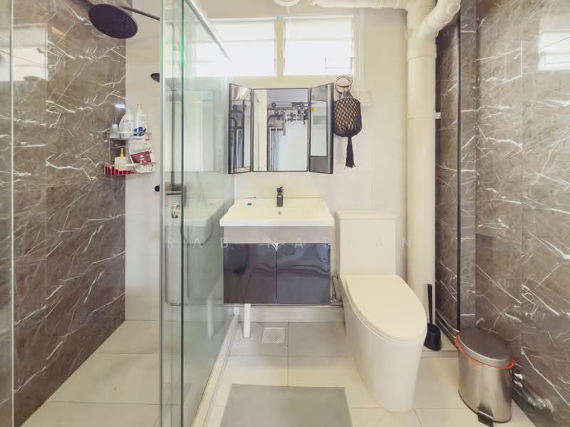 567 Pasir Ris Street 51, 567 Pasir Ris Street 51, 4 Bedrooms, 1,324 sqft, HDB Flat For Sale, by Prab Nathan, 500105011 - Bathroom - PropertyGuru.com.sg