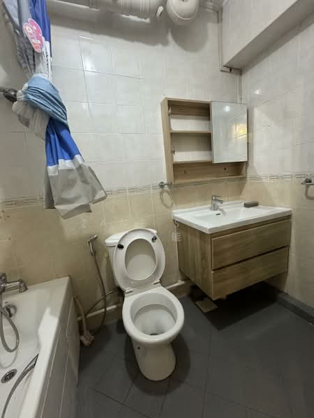 684C Choa Chu Kang Crescent, 684C Choa Chu Kang Crescent, 3 Bedrooms, 1,184 sqft, HDB Flat For Rent, by Zane Soo 苏昱能, 500105014 - Bathroom - PropertyGuru.com.sg