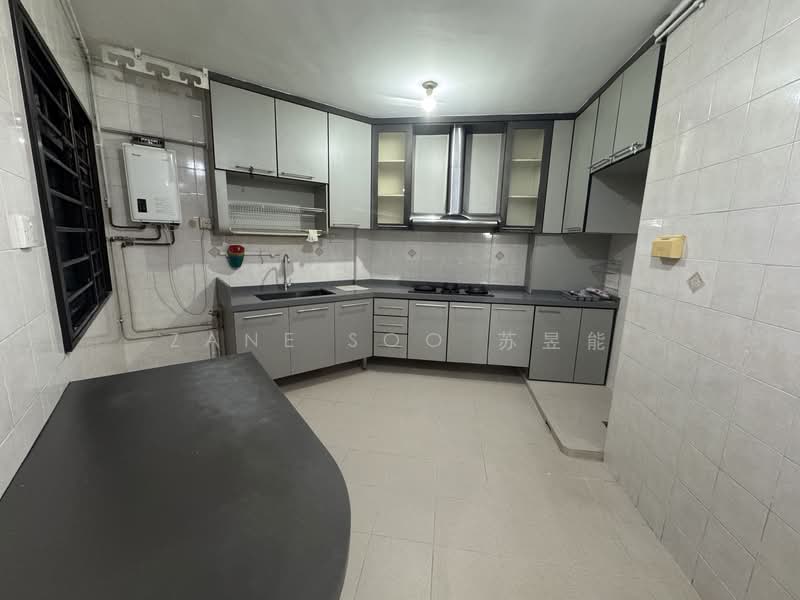 684C Choa Chu Kang Crescent, 684C Choa Chu Kang Crescent, 3 Bedrooms, 1,184 sqft, HDB Flat For Rent, by Zane Soo 苏昱能, 500105014 - Kitchen - PropertyGuru.com.sg