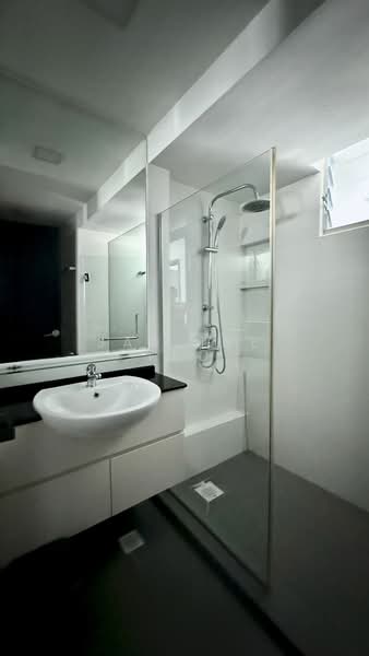 Rio Vista, 28 Upper Serangoon View, 2 Bedrooms, 1,066 sqft, Condominium For Sale, by Jasline Teo, 500105022 - Bathroom - PropertyGuru.com.sg