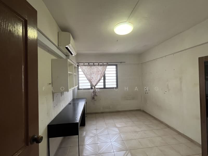 242 Bukit Batok East Avenue 5, 242 Bukit Batok East Avenue 5, Room Rental, 150 sqft, HDB Flat For Rent, by Flossie Chang, 500105023 - Interior - PropertyGuru.com.sg
