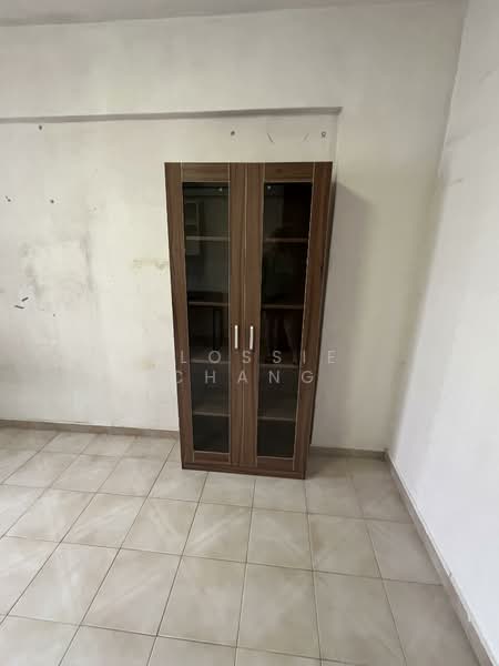 242 Bukit Batok East Avenue 5, 242 Bukit Batok East Avenue 5, Room Rental, 150 sqft, HDB Flat For Rent, by Flossie Chang, 500105023 - Interior - PropertyGuru.com.sg