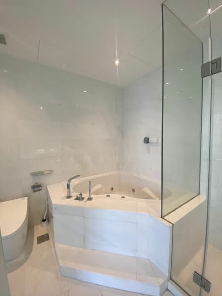 1KM to ACS! D9 Expansive High floor 4BR unit at Orchard Scotts, , 4 Bedrooms, 3,369 sqft, Condominium For Rent, by Samantha Chong, 500105040 - Bathroom - PropertyGuru.com.sg