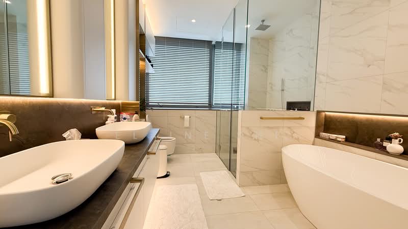 Hilltops, 99 Cairnhill Circle, 5 Bedrooms, 2,874 sqft, Condominium For Sale, by Elaine She, 500105044 - Bathroom - PropertyGuru.com.sg