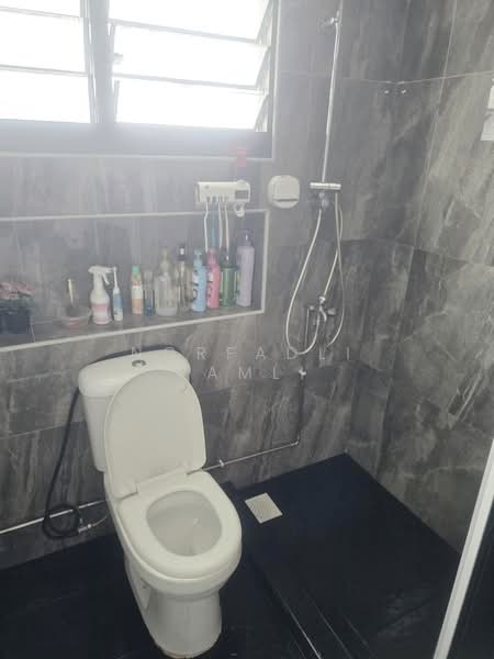 753 Woodlands Circle, 753 Woodlands Circle, 3 Bedrooms, 1,109 sqft, HDB Flat For Sale, by Norfadli Ramli, 500105050 - Bathroom - PropertyGuru.com.sg