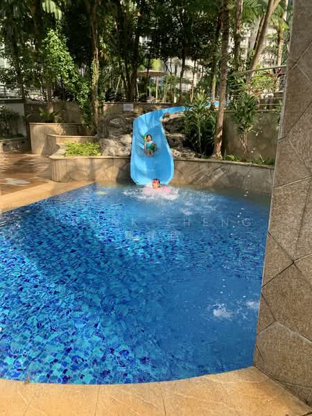 Amaryllis Ville, 22 Newton Road, 2 Bedrooms, 957 sqft, Condominium For Rent, by Frank Zheng 郑舜臣, 500105051 - Pool - PropertyGuru.com.sg