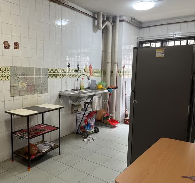 319 Woodlands Street 31, 319 Woodlands Street 31, 2 Bedrooms, 786 sqft, HDB Flat For Rent, by Lynne Wong, 500105058 - Kitchen - PropertyGuru.com.sg