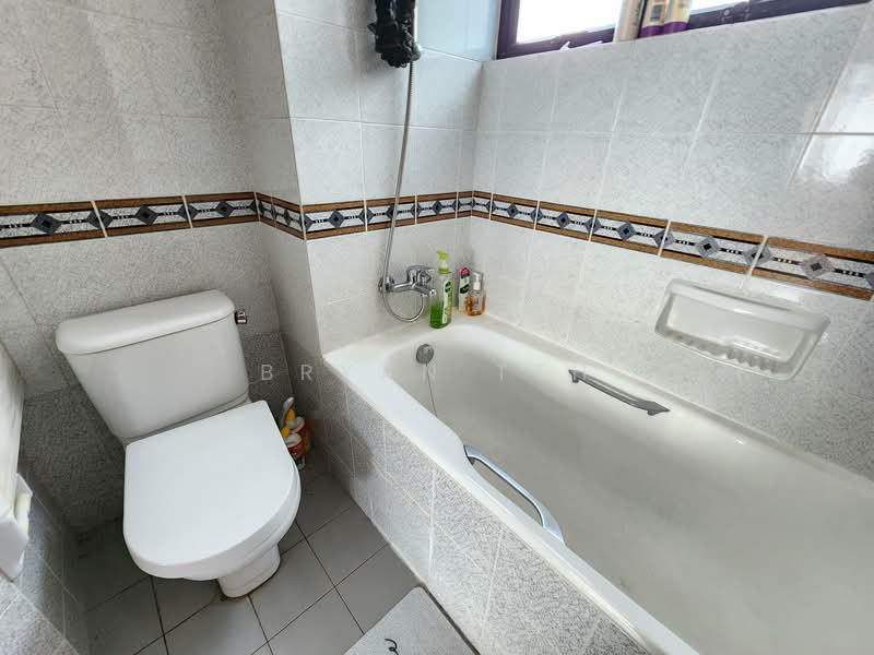 Holland Peak, 25 Holland Hill, 3 Bedrooms, 1,474 sqft, Condominium For Rent, by Bryan Teh, 500105062 - Bathroom - PropertyGuru.com.sg