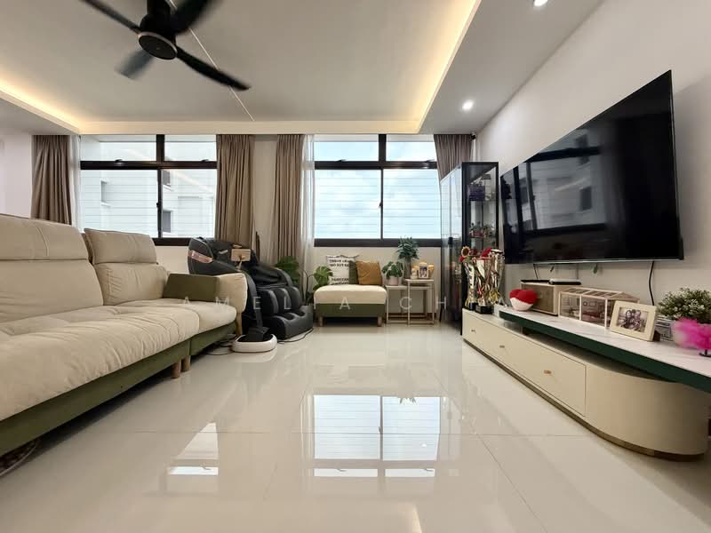 917 Hougang Avenue 9, 917 Hougang Avenue 9, 4 Bedrooms, 1,292 sqft, HDB Flat For Sale, by Amelia Chia, 500105066 - Living Room - PropertyGuru.com.sg