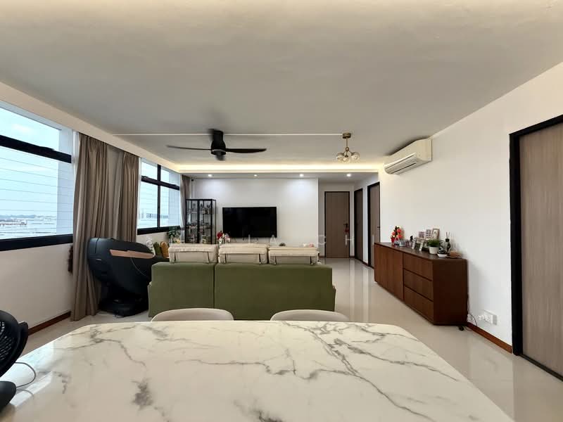 917 Hougang Avenue 9, 917 Hougang Avenue 9, 4 Bedrooms, 1,292 sqft, HDB Flat For Sale, by Amelia Chia, 500105066 - Living Room - PropertyGuru.com.sg