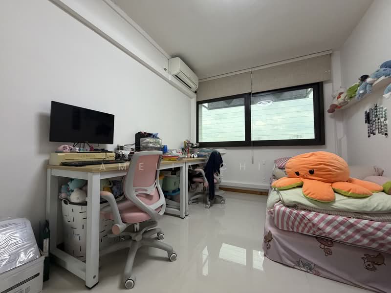 917 Hougang Avenue 9, 917 Hougang Avenue 9, 4 Bedrooms, 1,292 sqft, HDB Flat For Sale, by Amelia Chia, 500105066 - Study - PropertyGuru.com.sg
