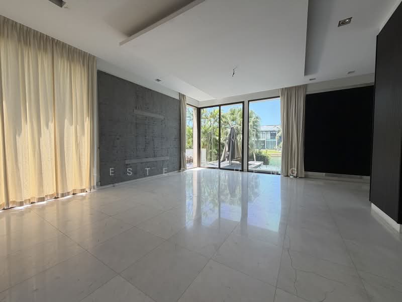 Paradise Island, Paradise Island, 5 Bedrooms, 8,000 sqft, Bungalow House For Sale, by Lester Cheng, 500105067 - Living Room - PropertyGuru.com.sg