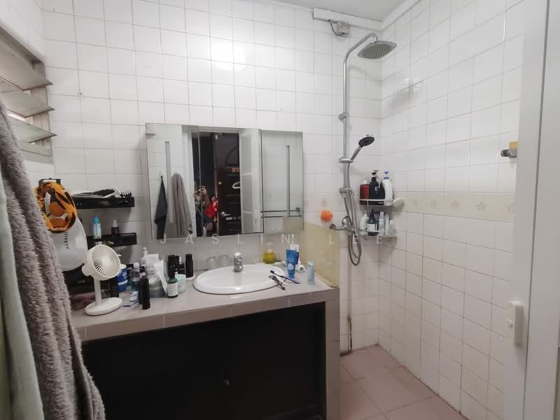 360 Woodlands Avenue 5, 360 Woodlands Avenue 5, 4 Bedrooms, 1,614 sqft, HDB Flat For Sale, by Jaslin Lee, 500105083 - Bathroom - PropertyGuru.com.sg