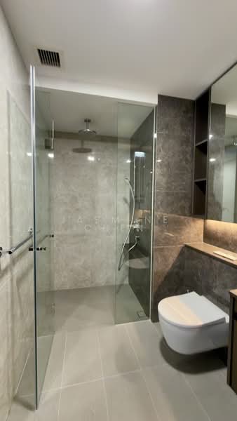 Tembusu Grand, 96 Jalan Tembusu, 2 Bedrooms, 743 sqft, Condominium For Sale, by Jasmine Chen, 500105084 - Master Bathroom - PropertyGuru.com.sg