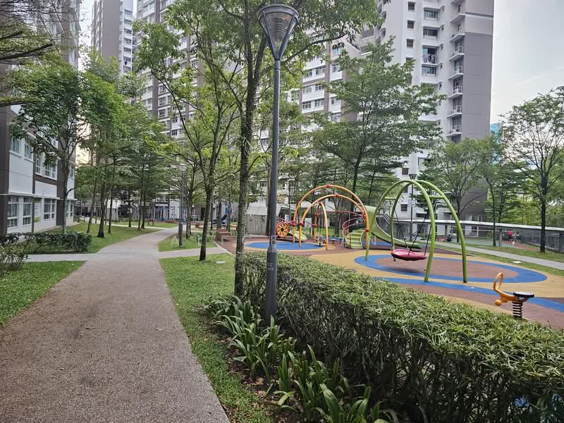 450D Bukit Batok West Avenue 6, 450D Bukit Batok West Avenue 6, 1 Bedroom, 506 sqft, HDB Flat For Sale, by Alice Tan, 500105093 - Exterior - PropertyGuru.com.sg