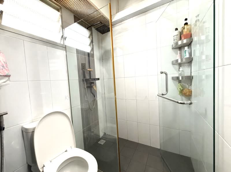 671A Yishun Avenue 4, 671A Yishun Avenue 4, 3 Bedrooms, 1,001 sqft, HDB Flat For Sale, by Kelvin Tan, 500105101 - Bathroom - PropertyGuru.com.sg