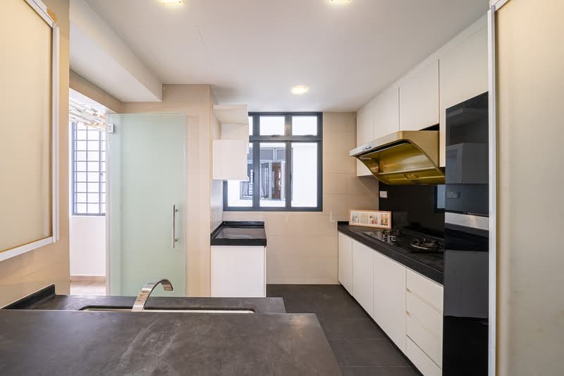 Regentville, 2 Hougang Street 92, 3 Bedrooms, 1,076 sqft, Condominium For Sale, by Jesley Lim, 500105103 - Kitchen - PropertyGuru.com.sg