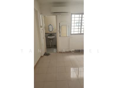 For Rent - 243 Serangoon Avenue 2