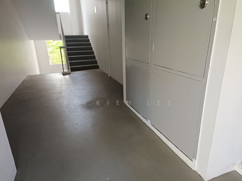 929 Hougang Street 91, 929 Hougang Street 91, 3 Bedrooms, 1,292 sqft, HDB Flat For Sale, by Ng Kien Lee, 500105110 - Corridor - PropertyGuru.com.sg