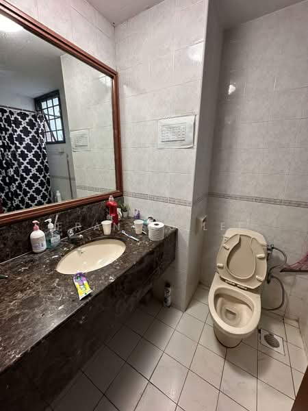 Parc Oasis, 51 Jurong East Avenue 1, Room Rental, 120 sqft, Condominium For Rent, by Francis Lee, 500105113 - Bathroom - PropertyGuru.com.sg
